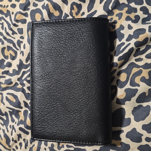 Small Jessica Simpson wallet - Picture 2 of 5